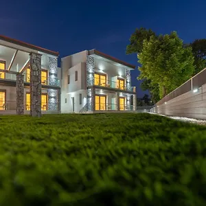 alpe-luxury-accommodation-penelope-collection.hotelschalkidiki.net/