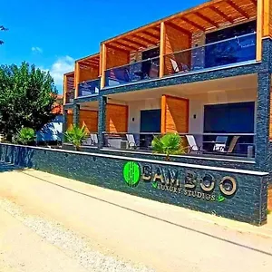 bamboo-luxury-studios.hotelschalkidiki.net/